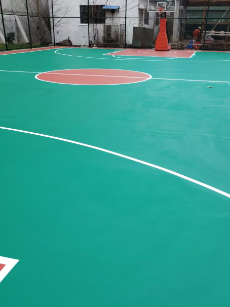 惠济 球场长期使用易出现地面开裂